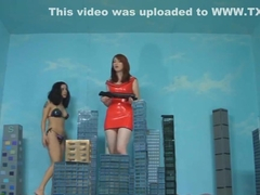 Darenzia and two other giantess destroy the city
