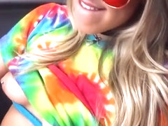 Hippy Chick gives head for ride